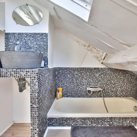 Chatelet Lescot Free Netflix Париж